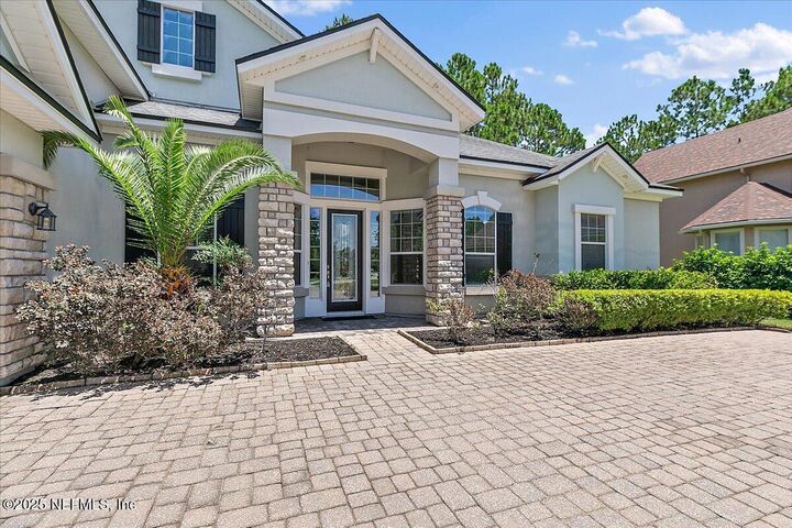 Property Photo: 504 Kenwood Street FL 32259