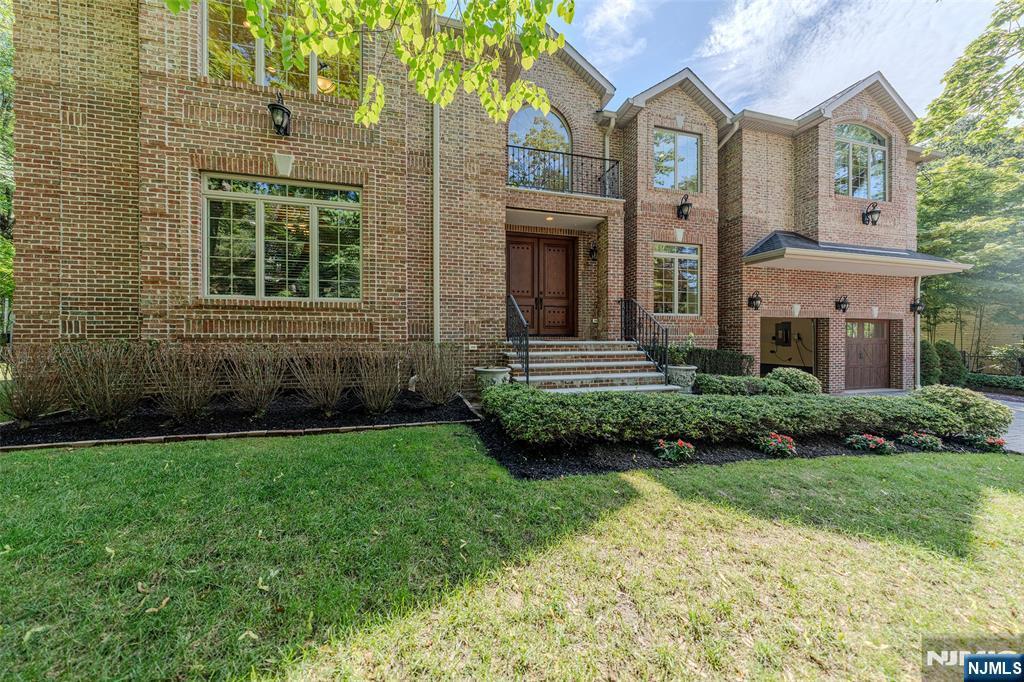 Property Photo:  186 Hickory Lane  NJ 07624 