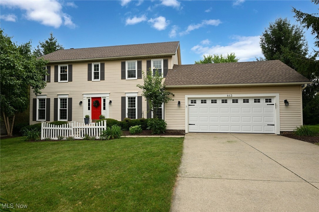 Property Photo: 813 Silverberry Lane OH 44236