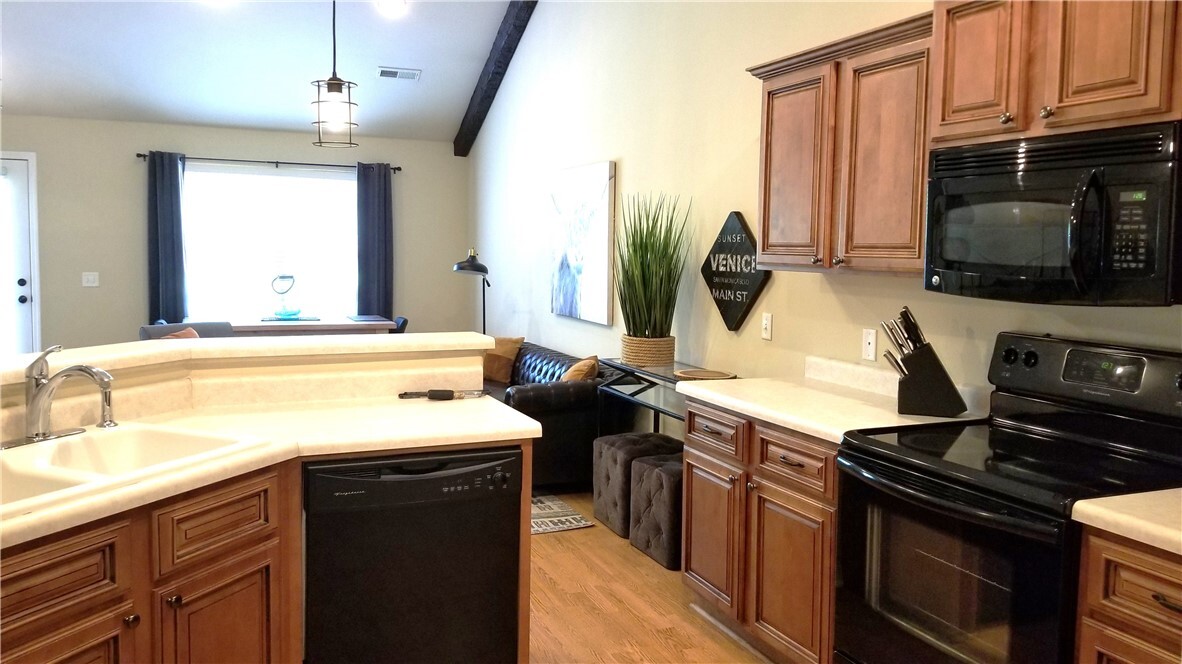 Property Photo: 205 NE J Street AR 72712