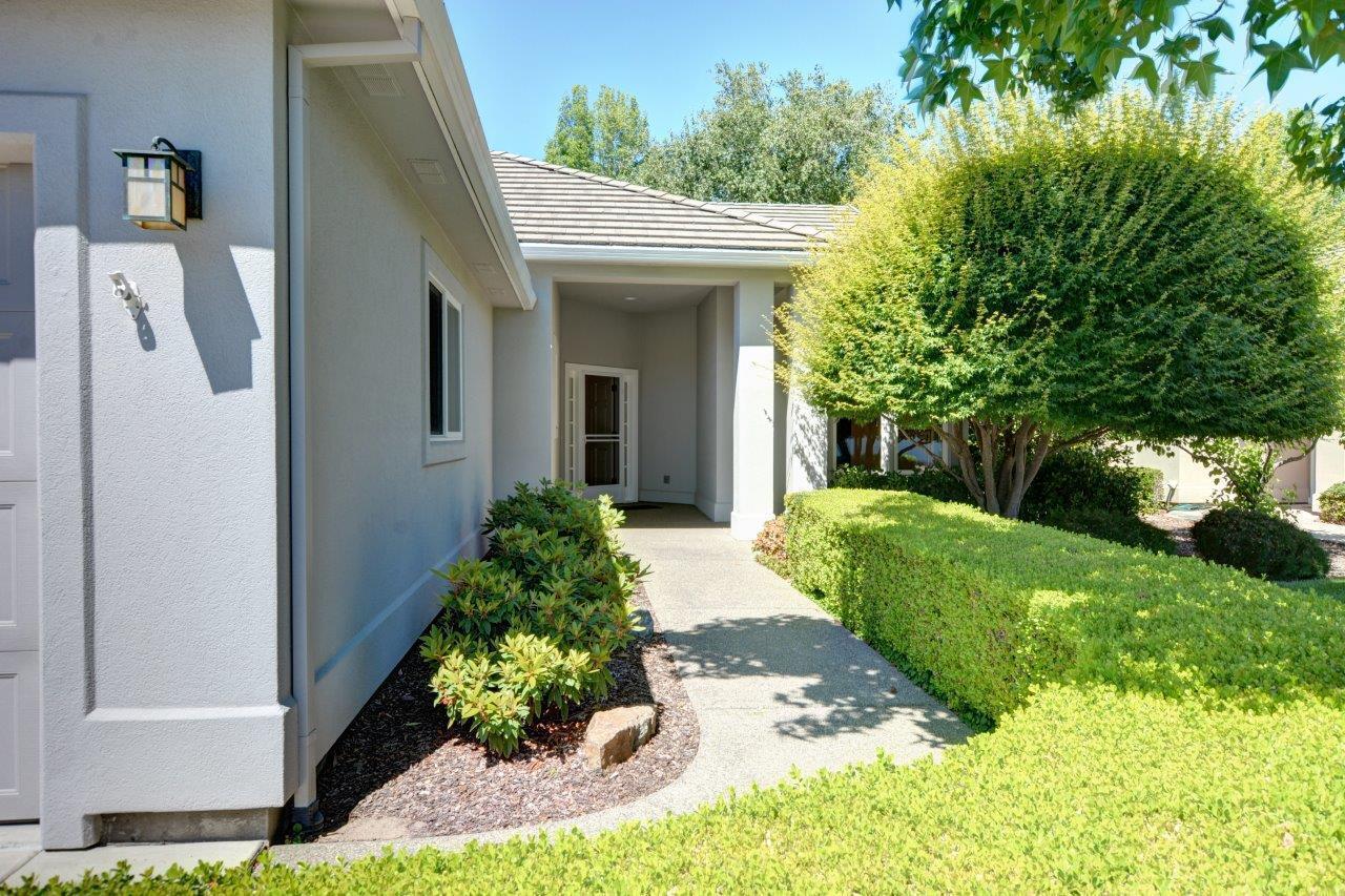 Property Photo: 756 Fernwood Drive OR 97504