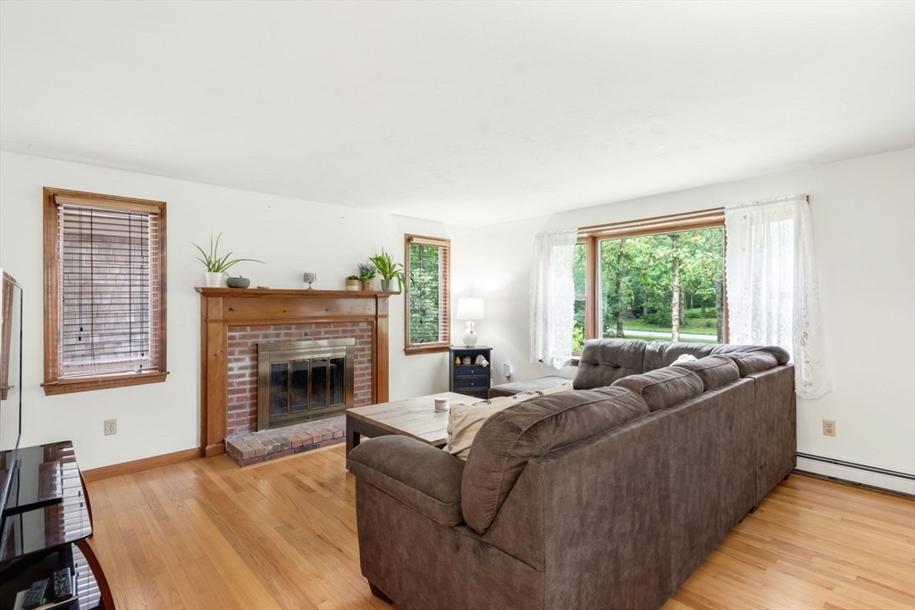 Property Photo:  10 Little Acorn Ln  MA 02644 