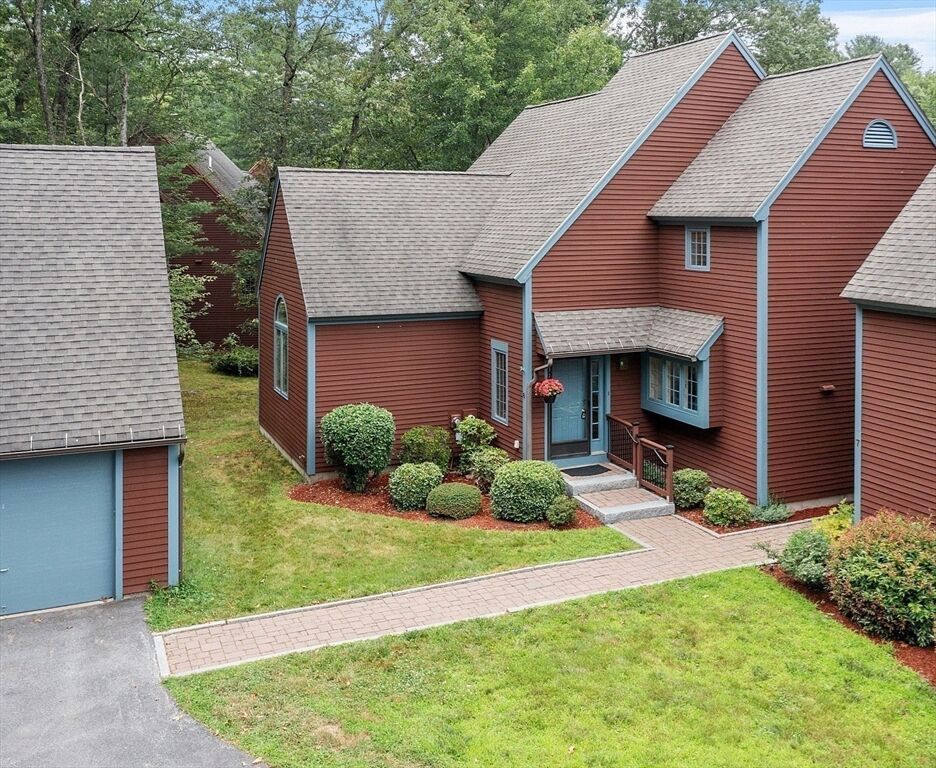 Property Photo: 8 Bixby Ln 8 MA 01886