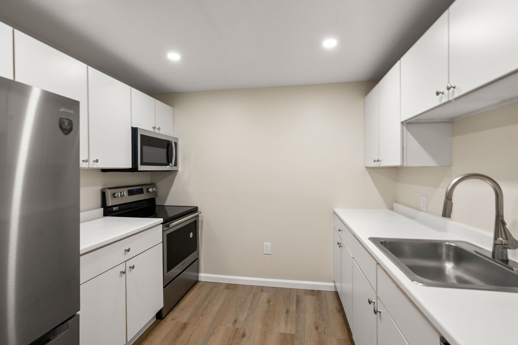 Property Photo:  7 Marc Dr 7B6  MA 02360 