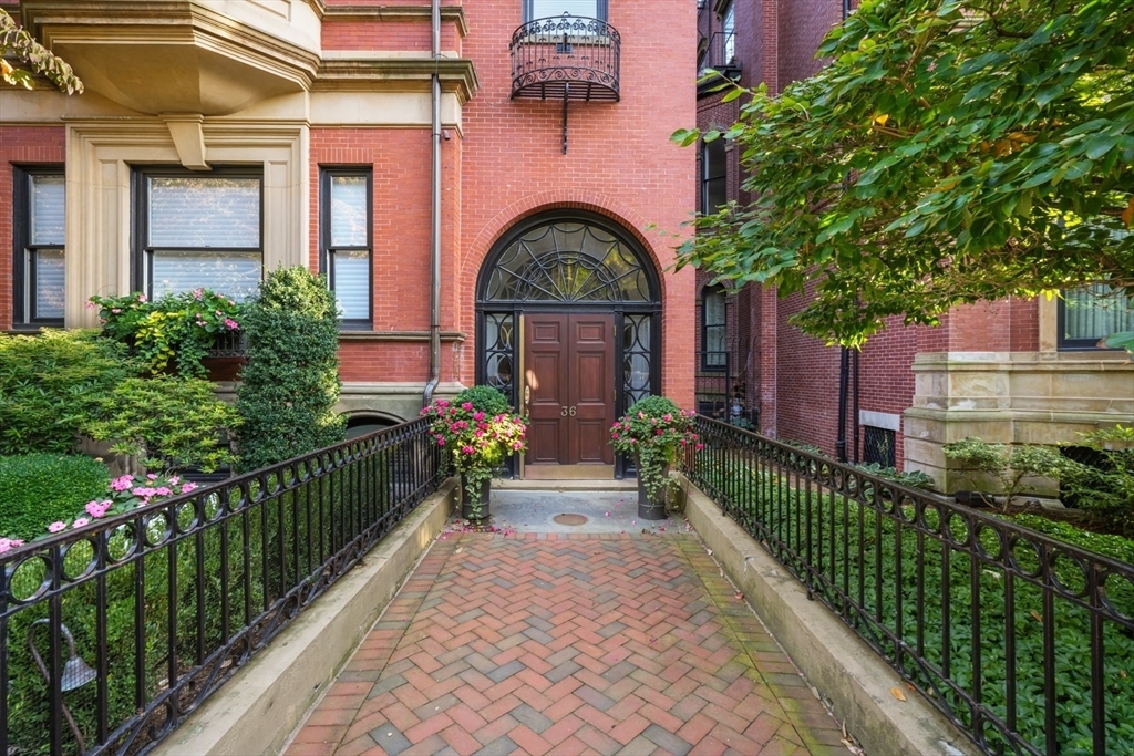 36 Commonwealth Avenue 2  Boston MA 02116 photo