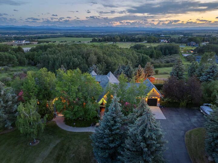 Photo de la propriété:  131 Solace Ridge Place  AB T3Z 3M9