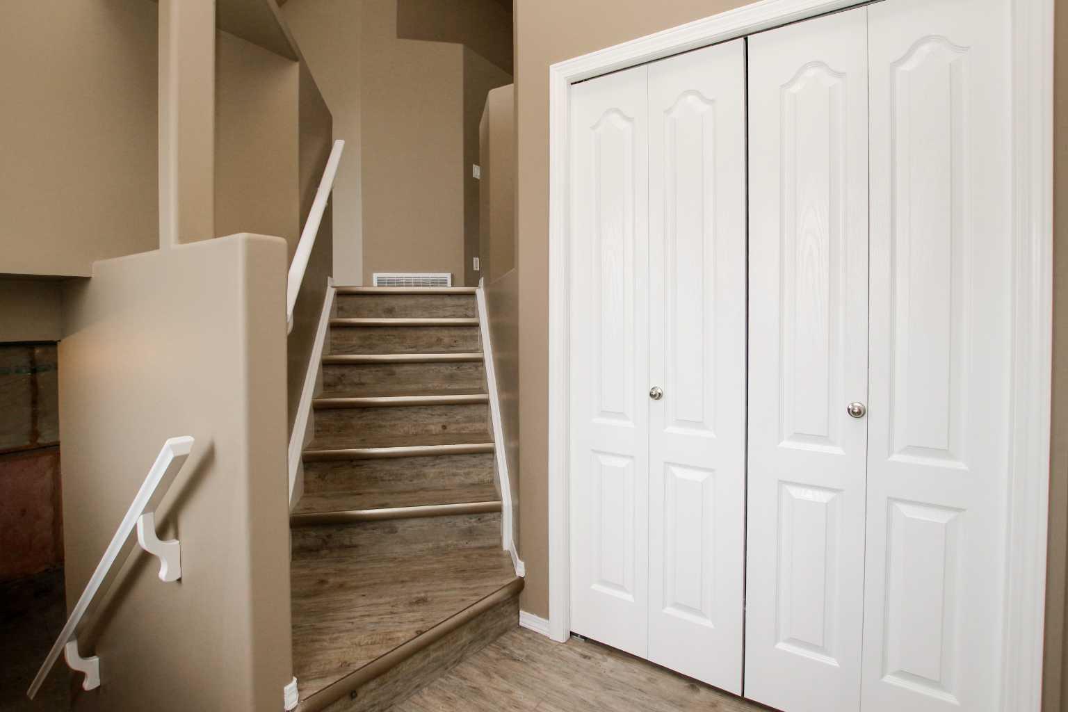 Property Photo: 27 Inkster Close AB T4R 0A7