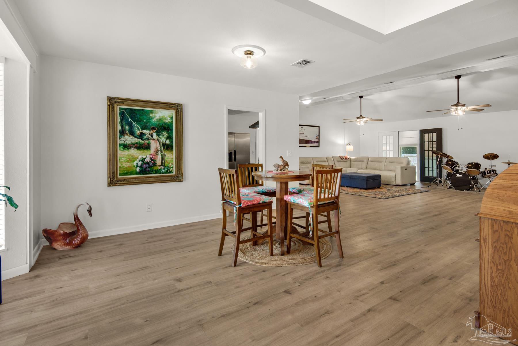 Property Photo: 5699 Crestwood Dr FL 32571