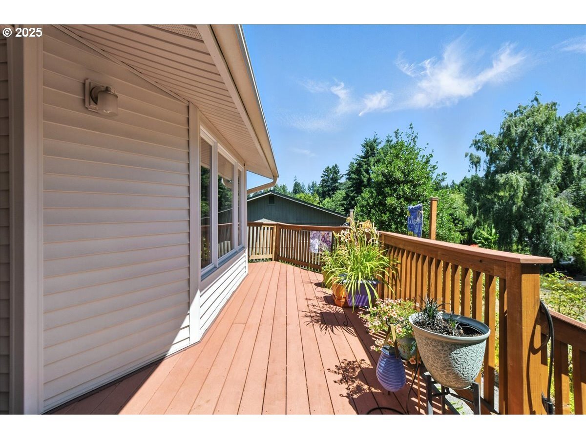 Property Photo: 7506 NW 13th Ave WA 98665