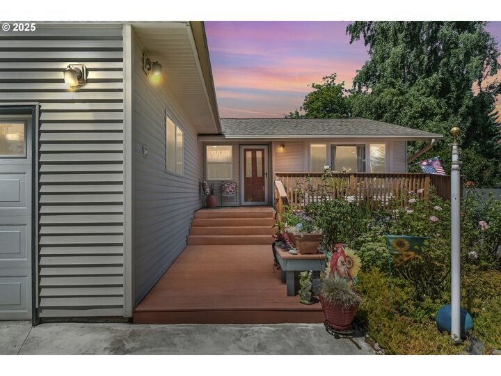 Property Photo:  7506 NW 13th Ave  WA 98665 