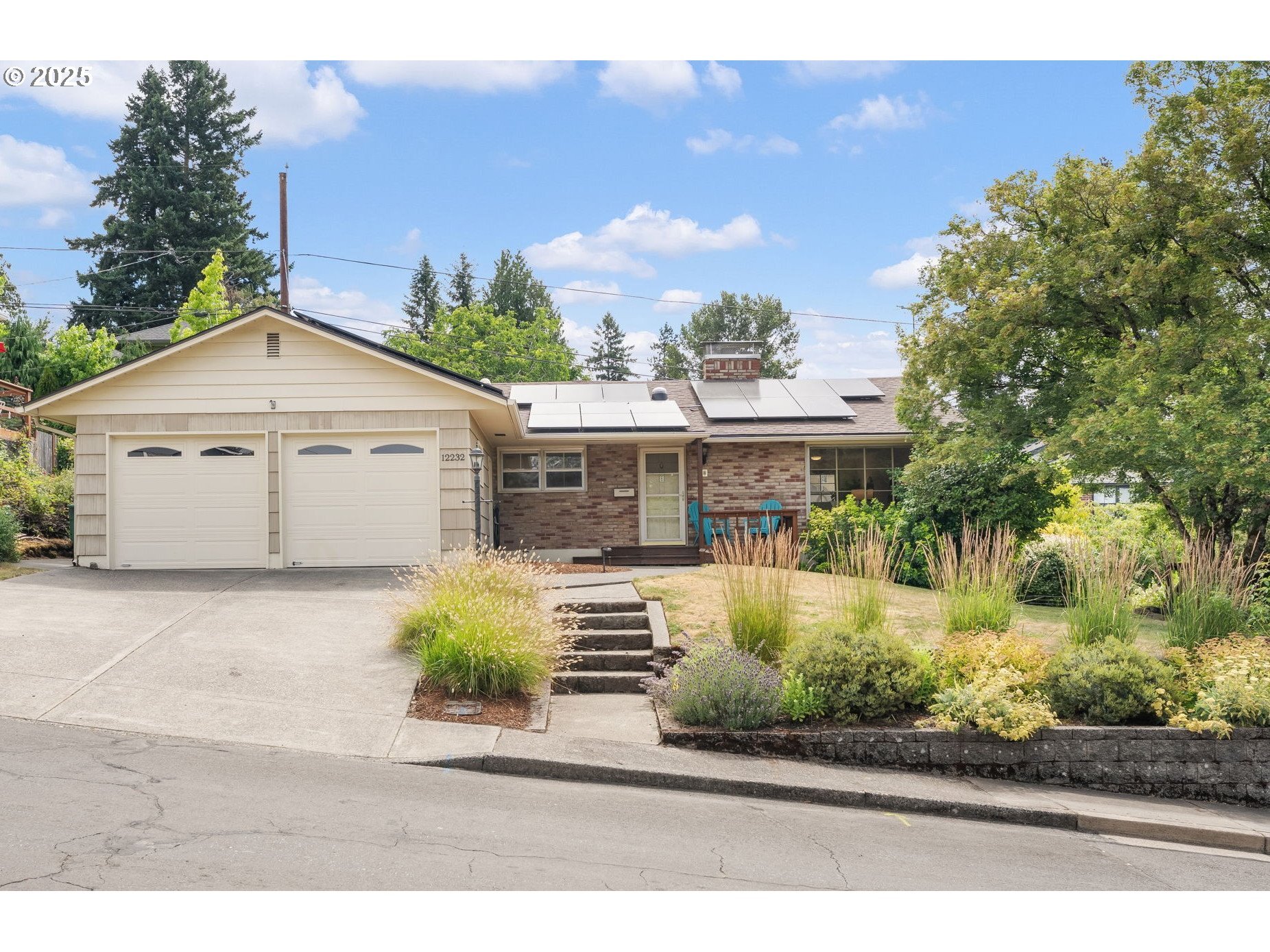 Property Photo: 12232 SE 36th Ave OR 97222