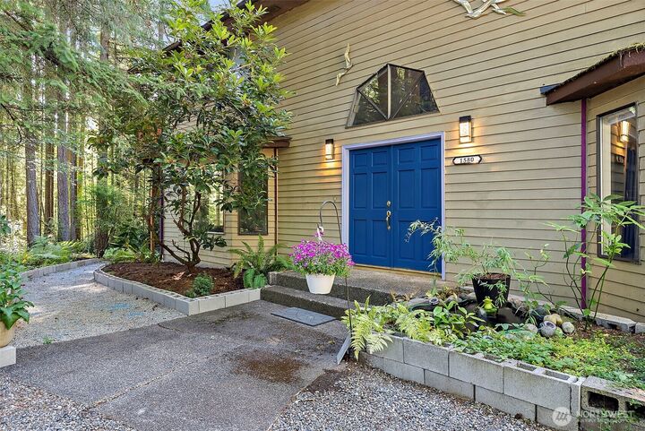 Property Photo: 1580 SW Hollyhock Lane WA 98367