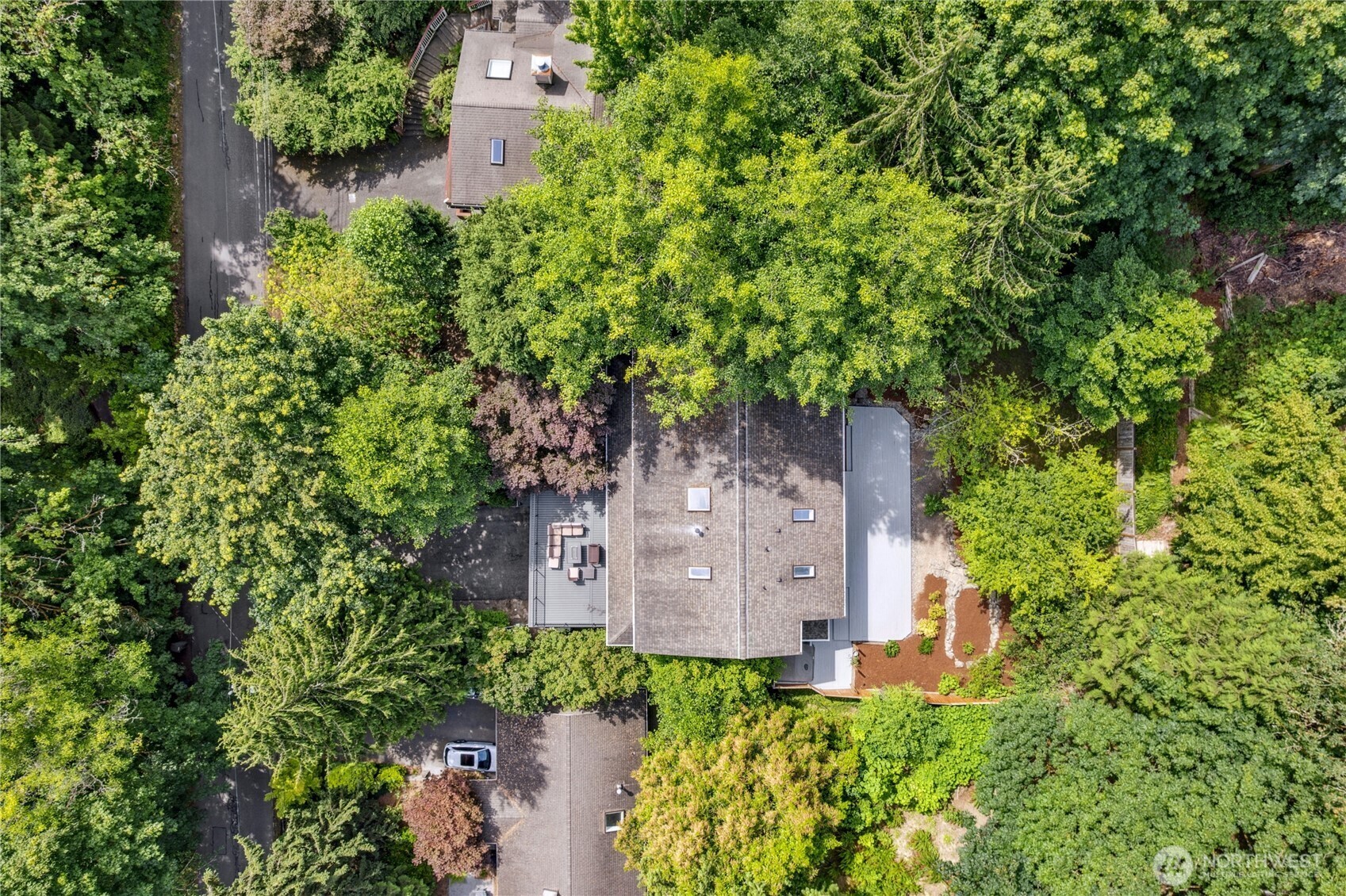 Property Photo:  17519  33rd Avenue NE  WA 98155 
