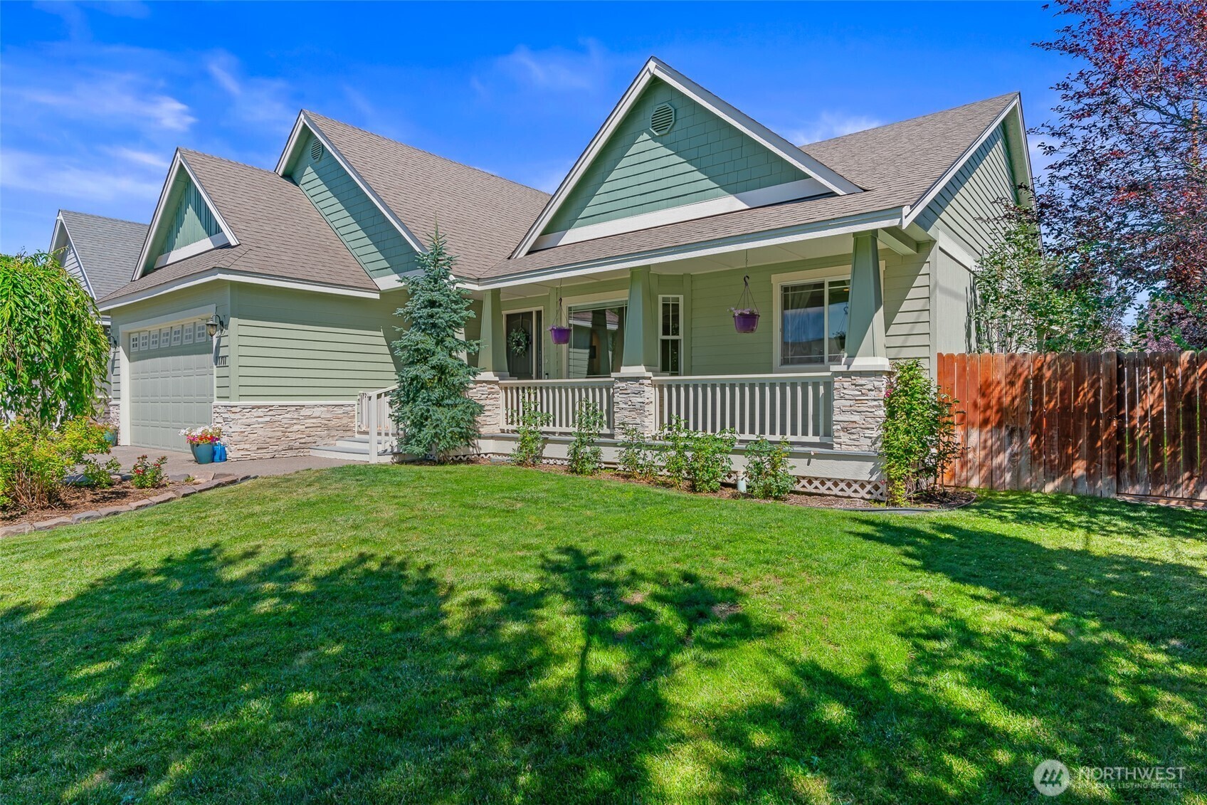 Property Photo: 1711 E Ashford Way WA 98926