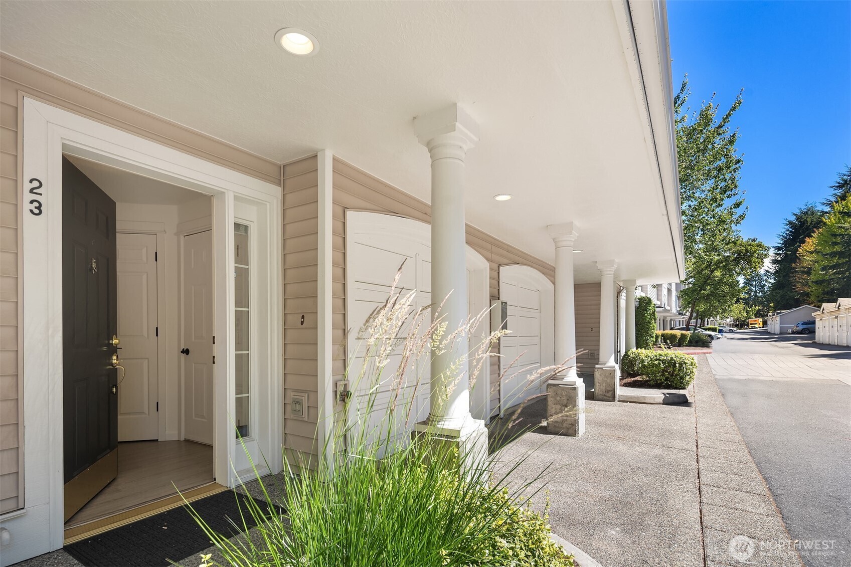 Property Photo: 1900 132nd Avenue SE I-23 WA 98005