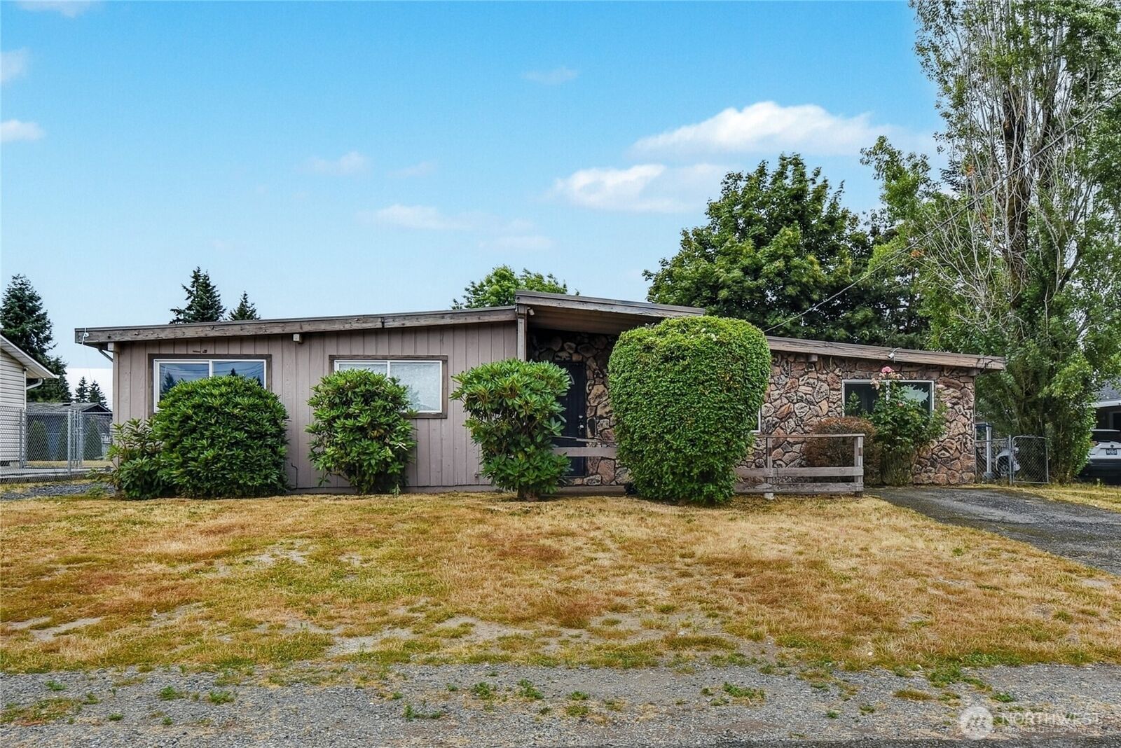Property Photo: 11846 SE 170th Place WA 98058