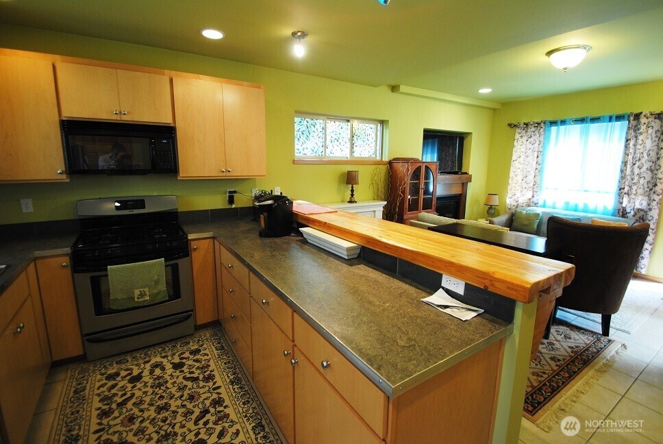 Property Photo:  3321  Wetmore Avenue S A  WA 98144 