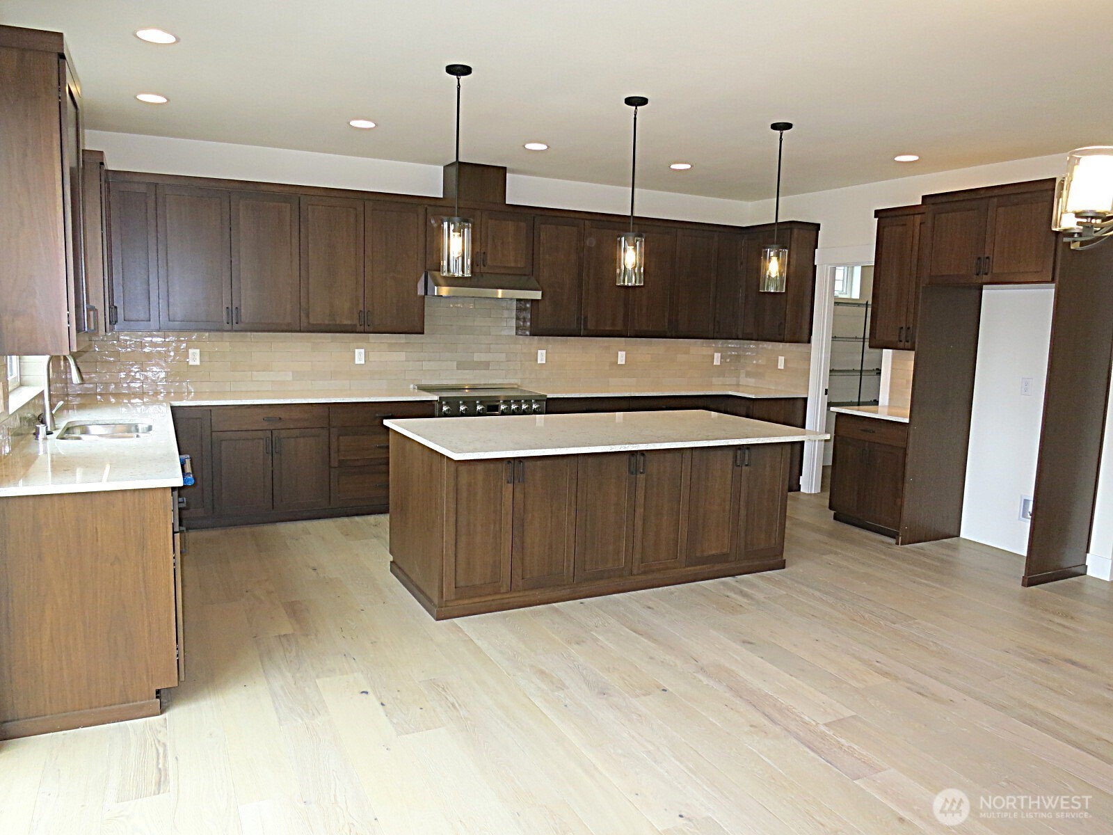 Property Photo: 728 Covington (Lot 6) Avenue WA 98290