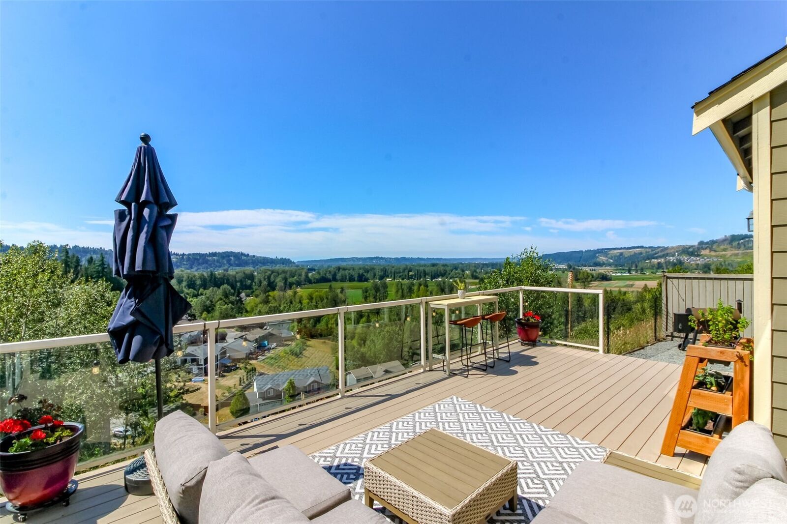 Property Photo: 16902 110 Street Ct E WA 98391