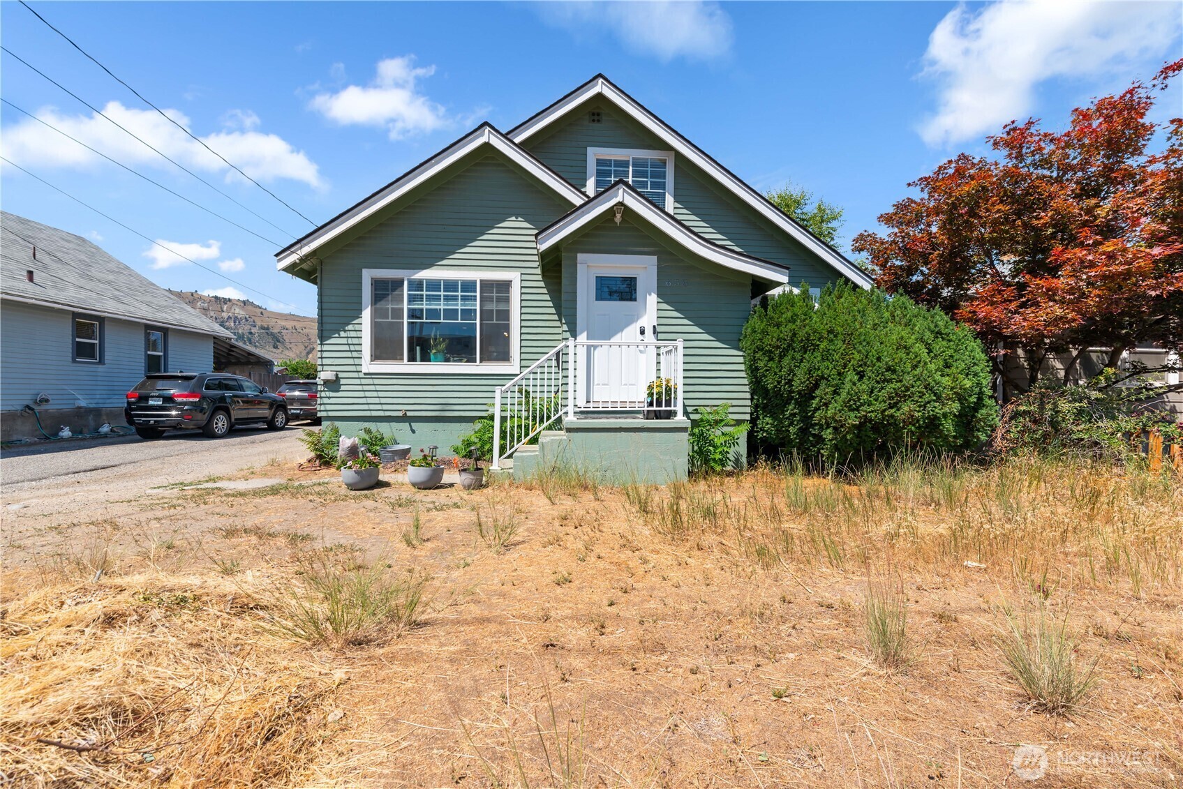 Property Photo: 658 Okanogan Avenue WA 98801