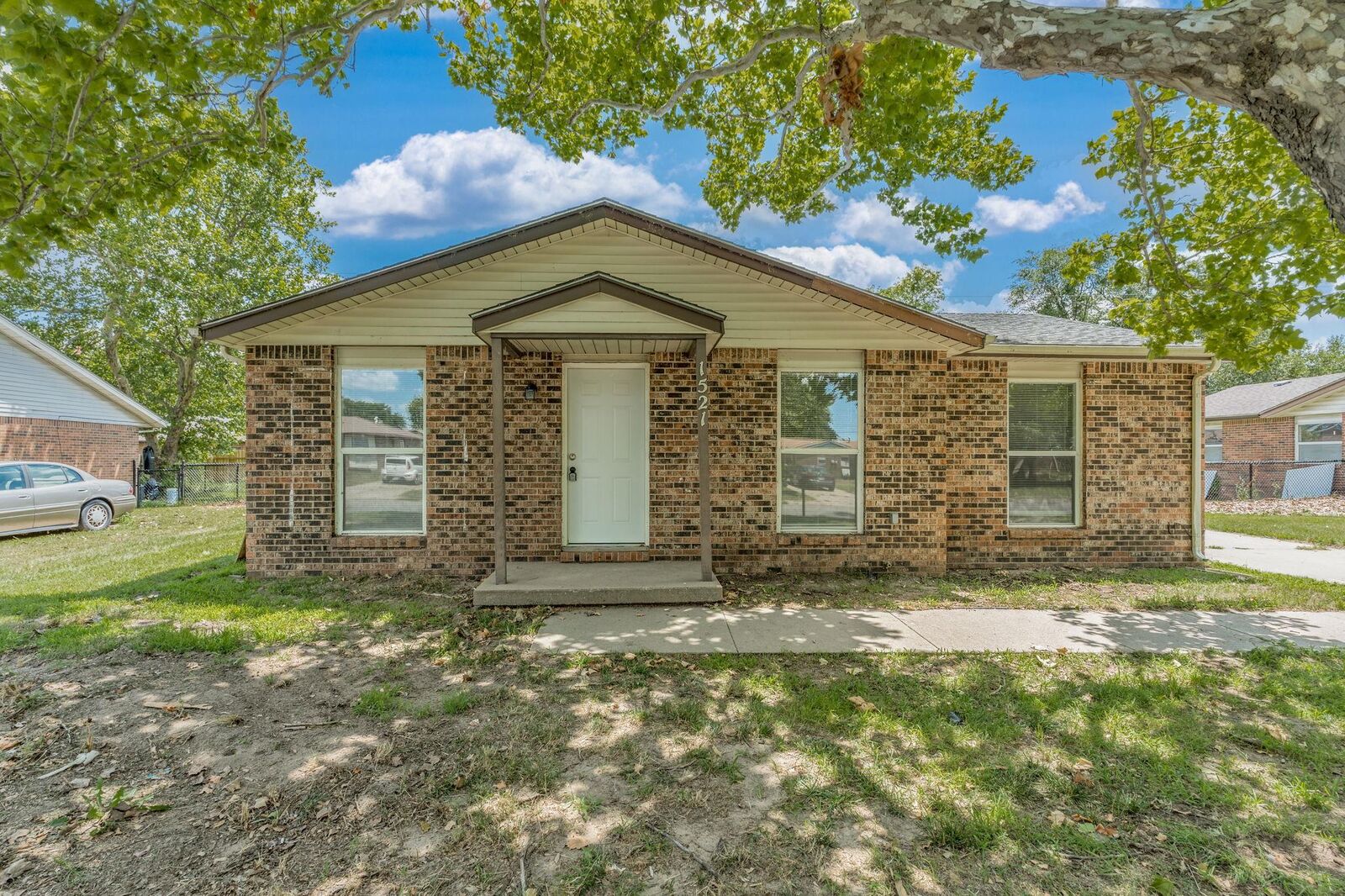 Property Photo: 1521 E Del Mar St KS 67216