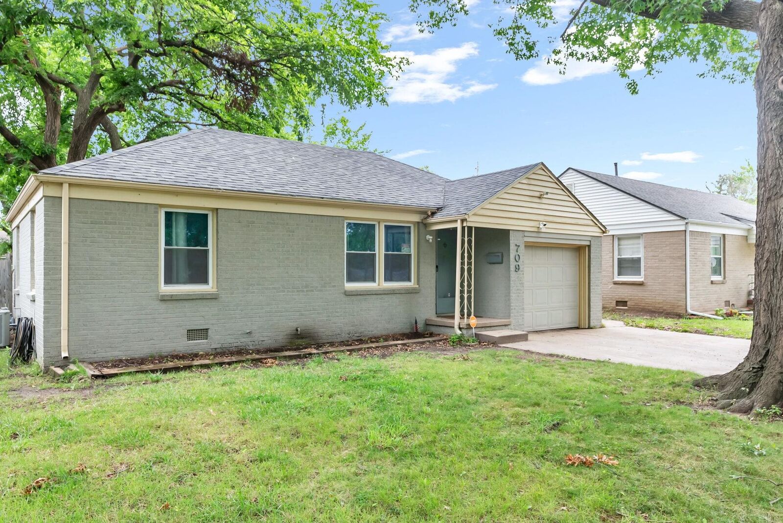 Property Photo: 709 S Drury Ln KS 67207