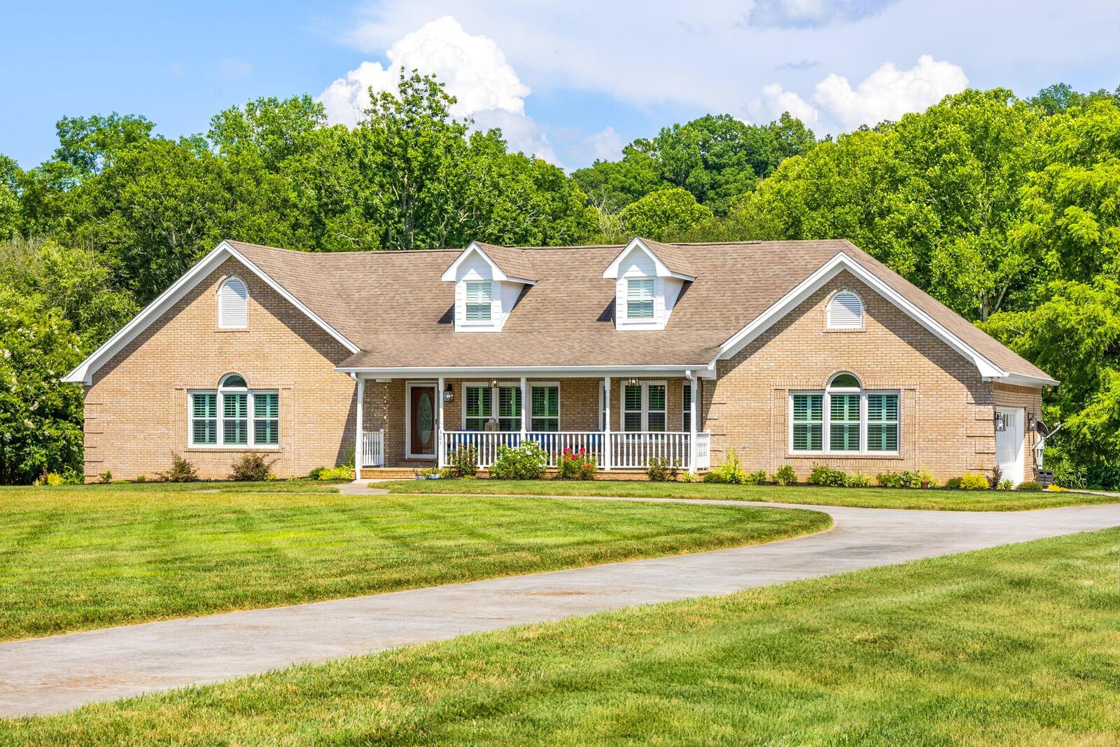 Property Photo:  305 River Pointe Circle NE  TN 37310 