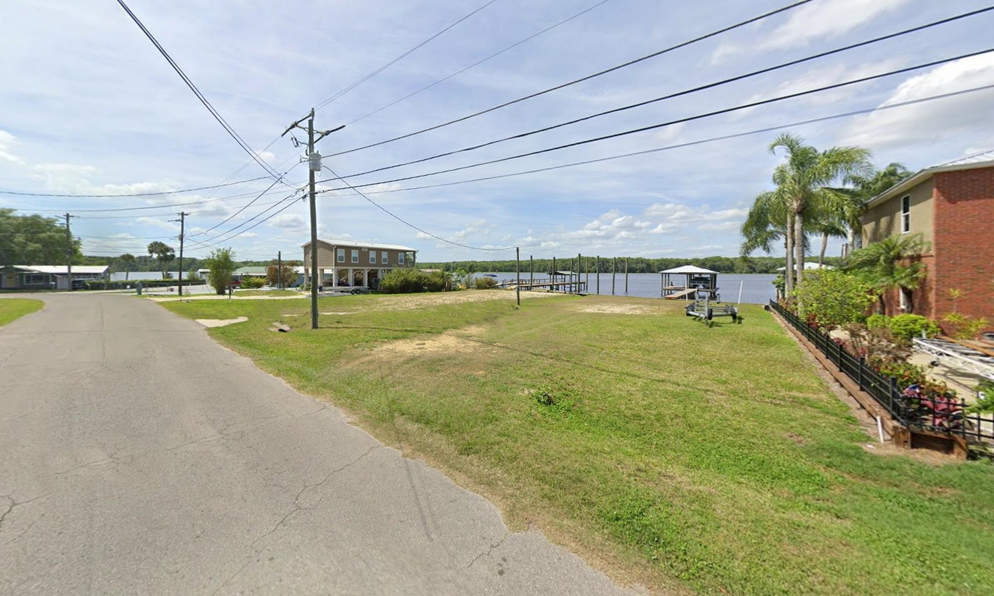 Property Photo: 158 Beechers Point Dr FL 32193