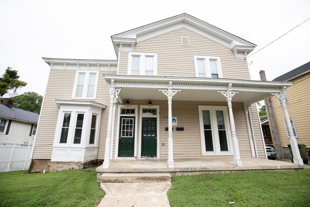 Property Photo: 410 E Second St VA 23901