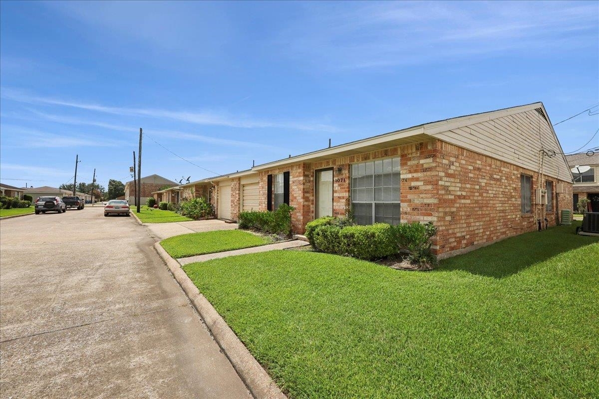 Property Photo: 1071 Park Meadow Dr. TX 77706