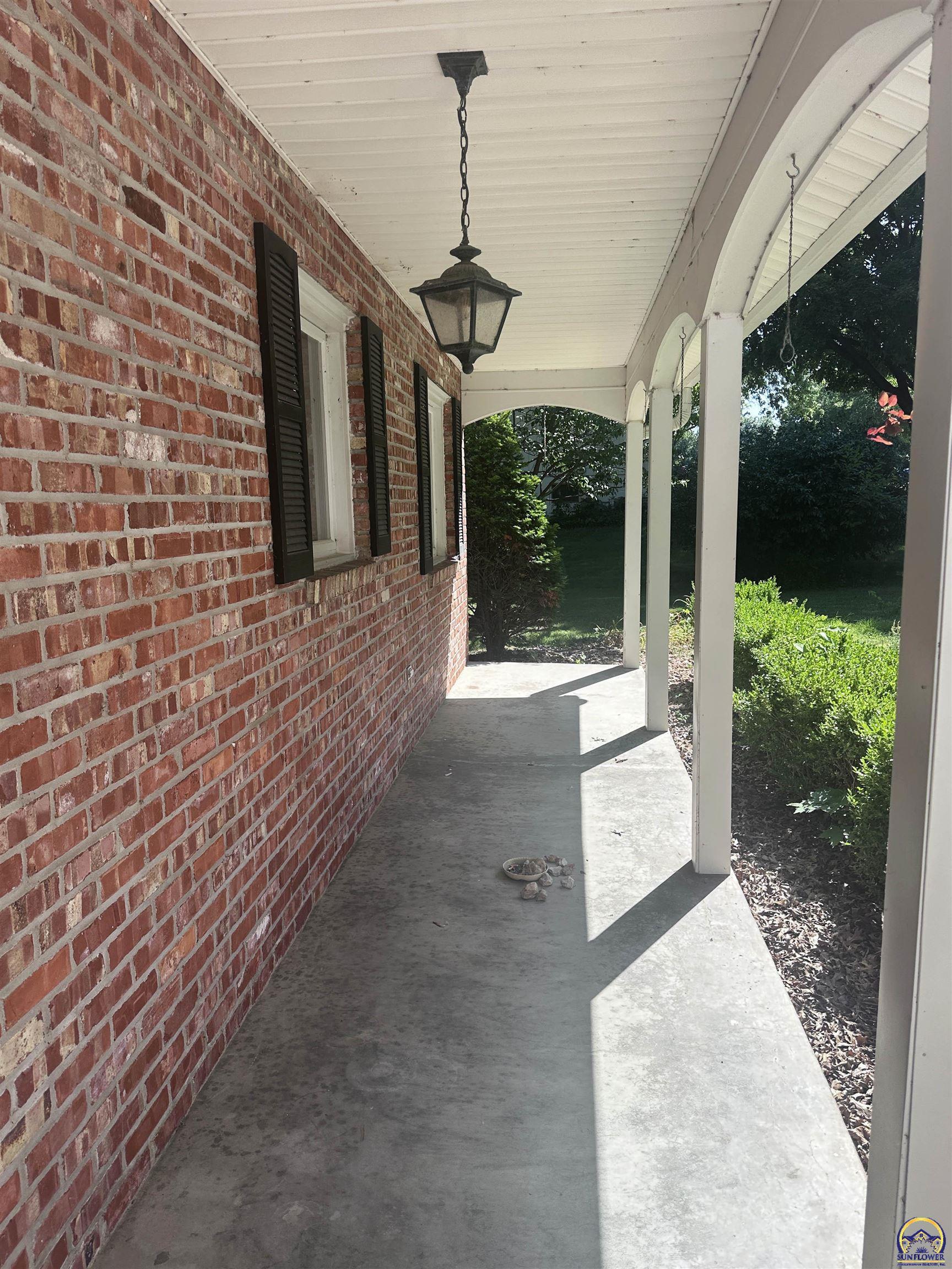 Property Photo: 4909 SW Cedar Crest Rd KS 66606