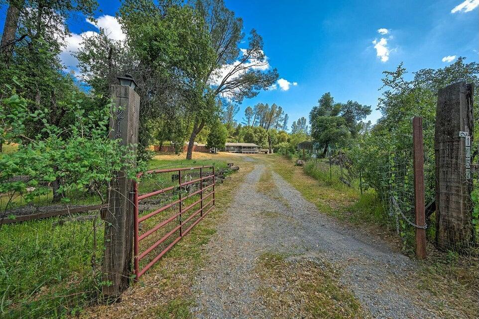 Property Photo: 21657 W Elk Trail CA 96003