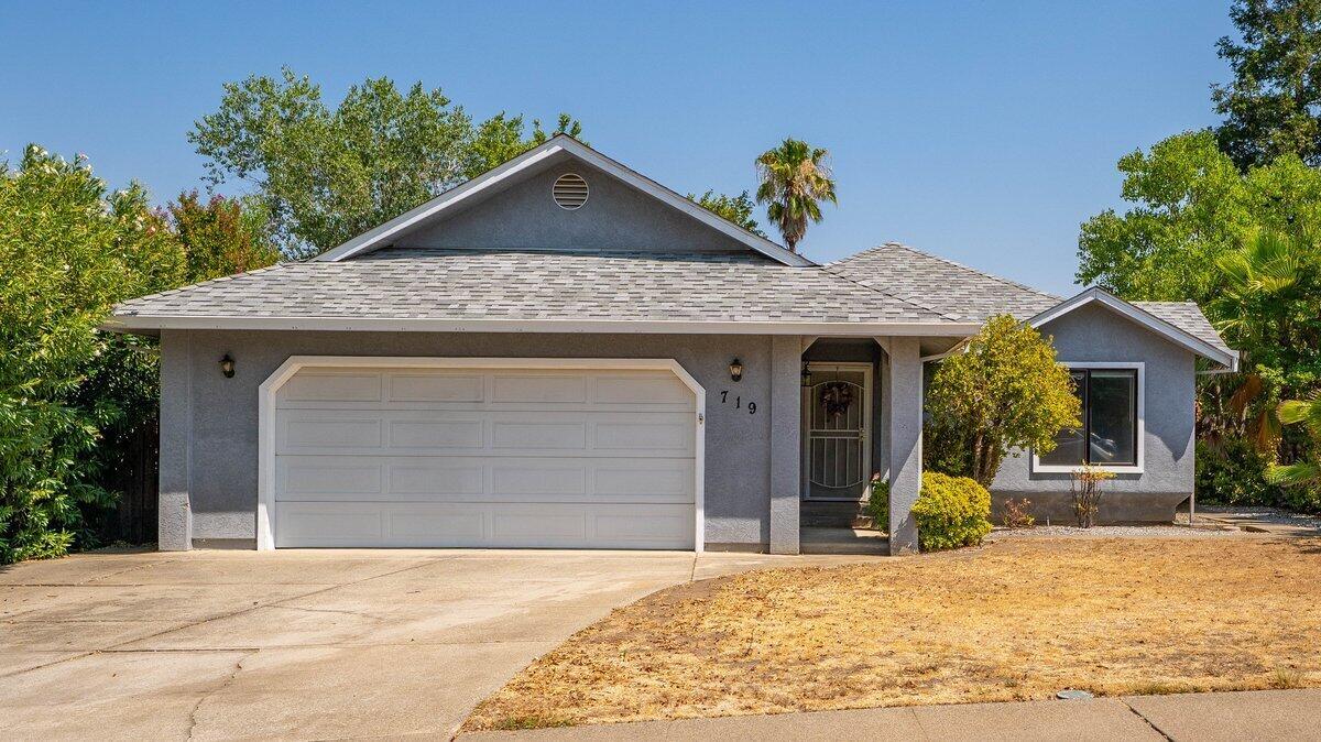 Property Photo: 719 St Thomas Parkway CA 96003