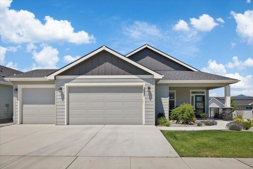 Property Photo:  2697 N Allenby Ln  WA 99019 