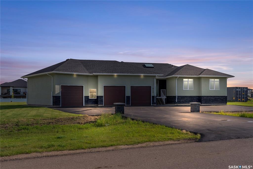 Property Photo:  616 Edgemont Street  SK S7J 2B9 