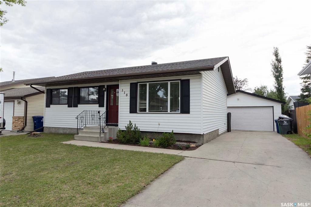 Property Photo: 118 Stacey Crescent SK S7L 7A5