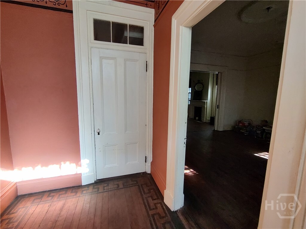 Property Photo:  20 W Hull Street  GA 31401 