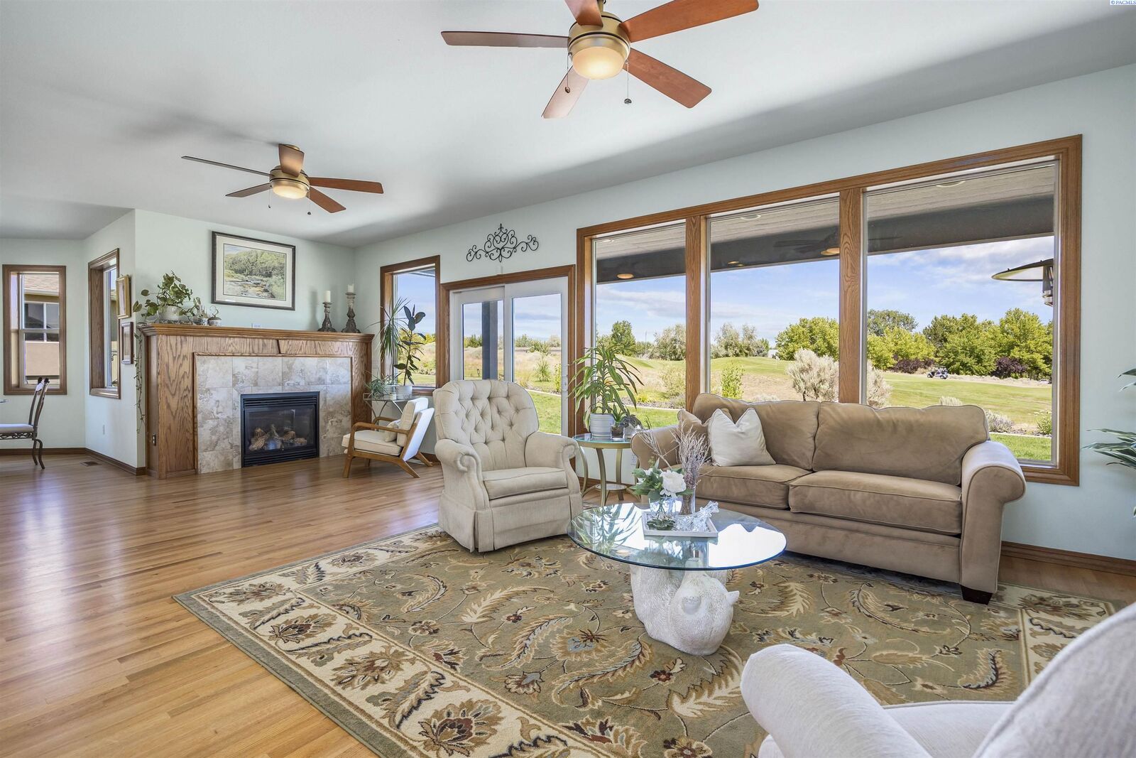 Property Photo: 2730 Sawgrass Loop WA 99354