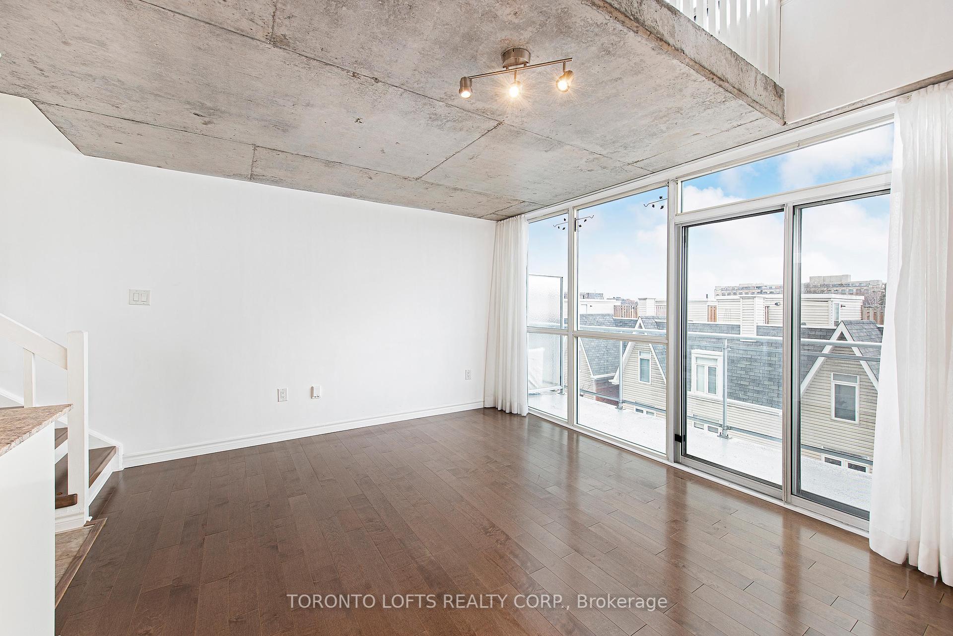 Property Photo: 954 King Street W 523 ON M6K 3L9