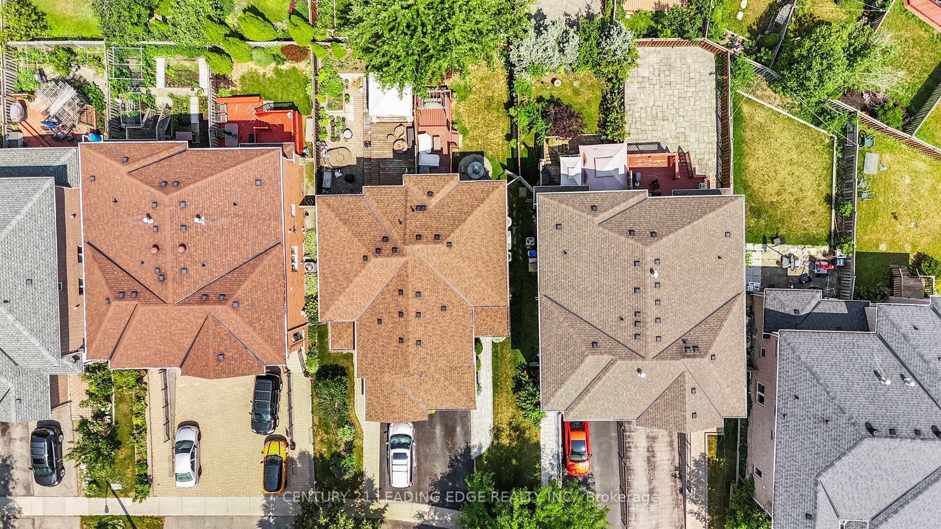 Photo de la propriété:  20 Vianney Avenue  ON M1L 4V4 