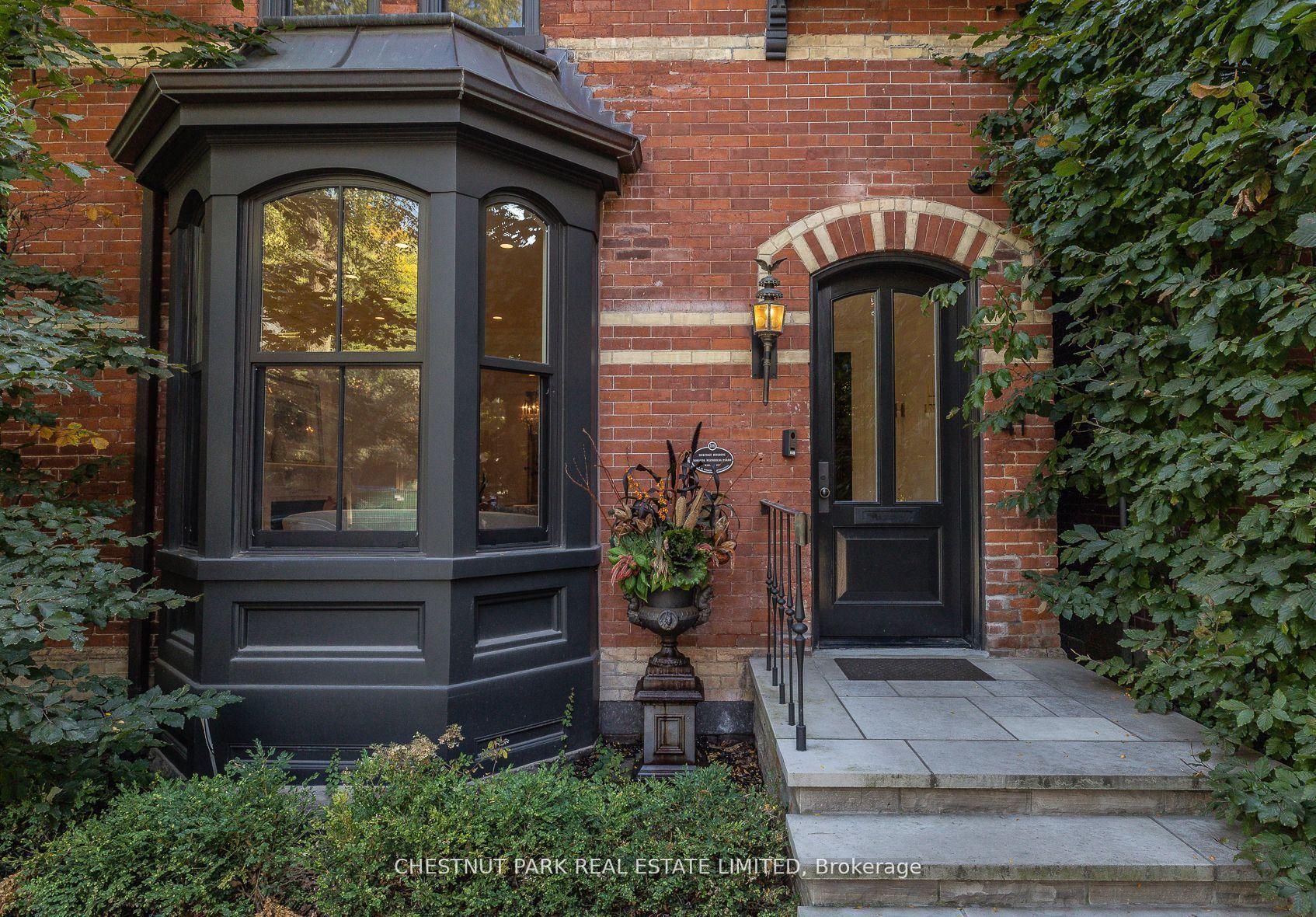 Property Photo:  41 Boswell Avenue  ON M5R 1M5 