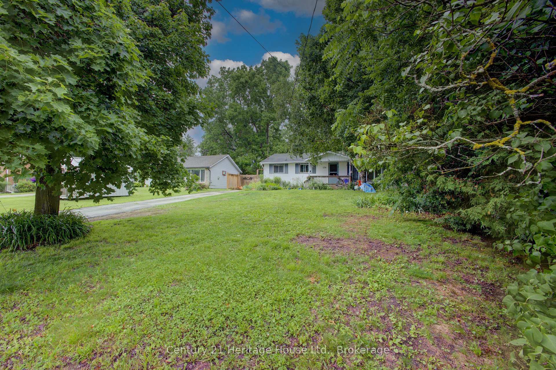 Property Photo: 578 Saddler Street E ON N0G 1R0