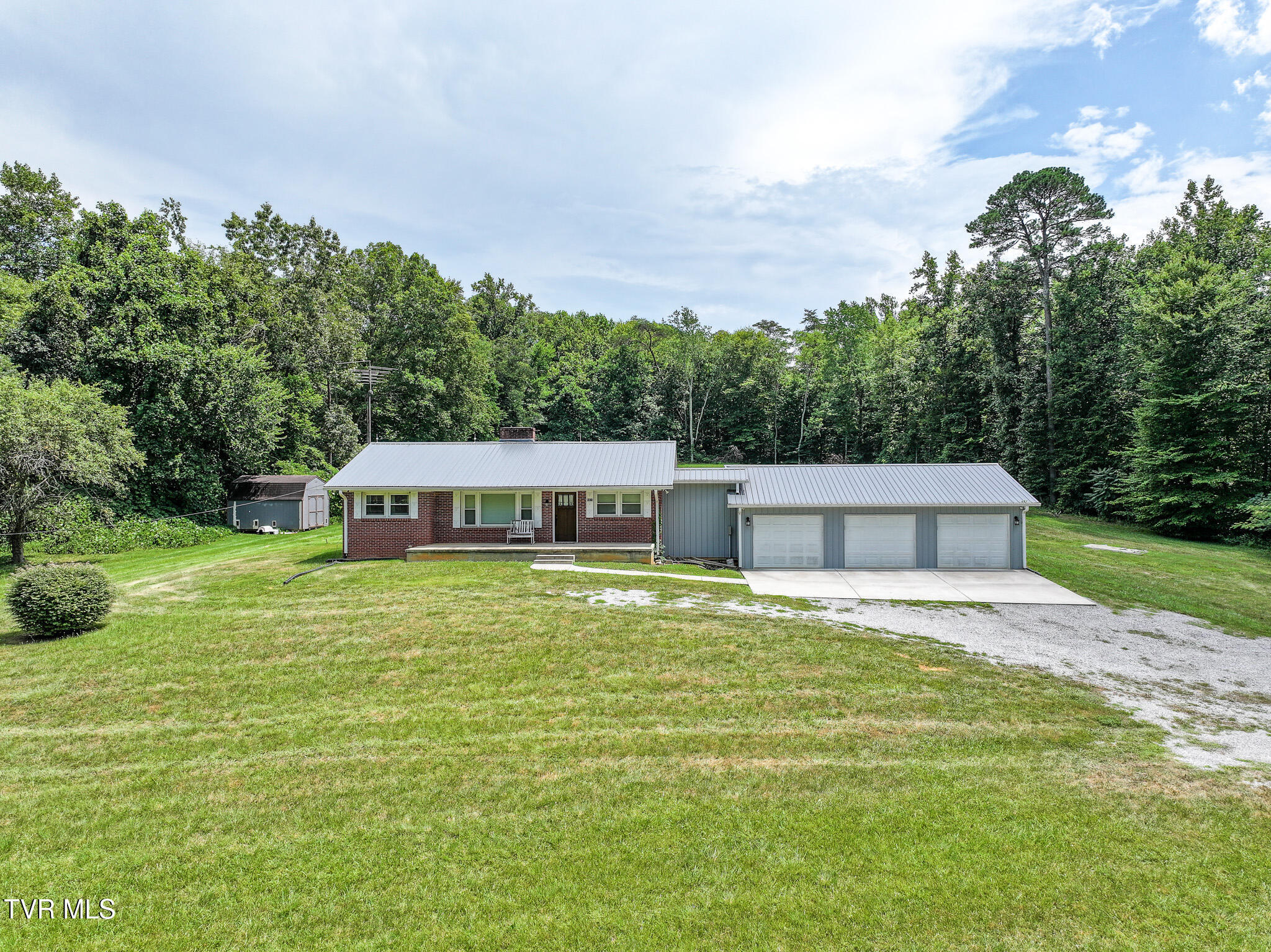 Property Photo: 5875 107 Cutoff TN 37743