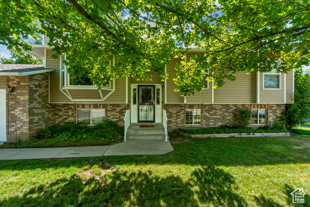 Property Photo: 2386 N 725 W UT 84041