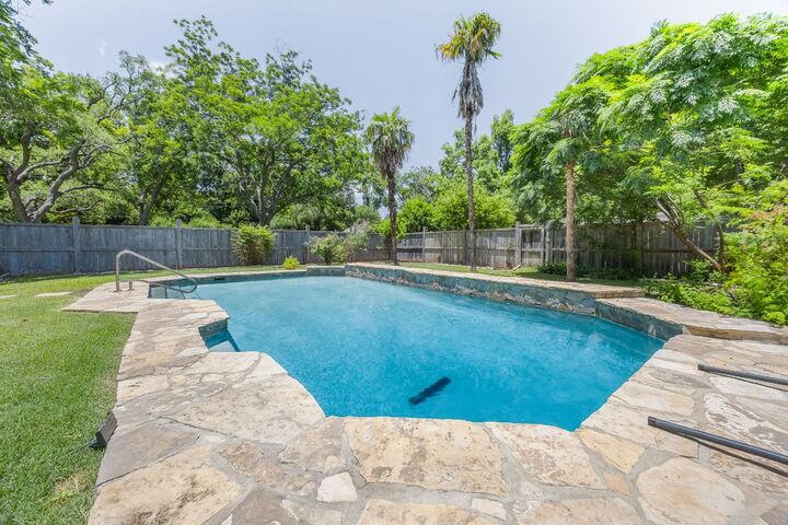 1506 Grace Street  Taylor TX 76574 photo