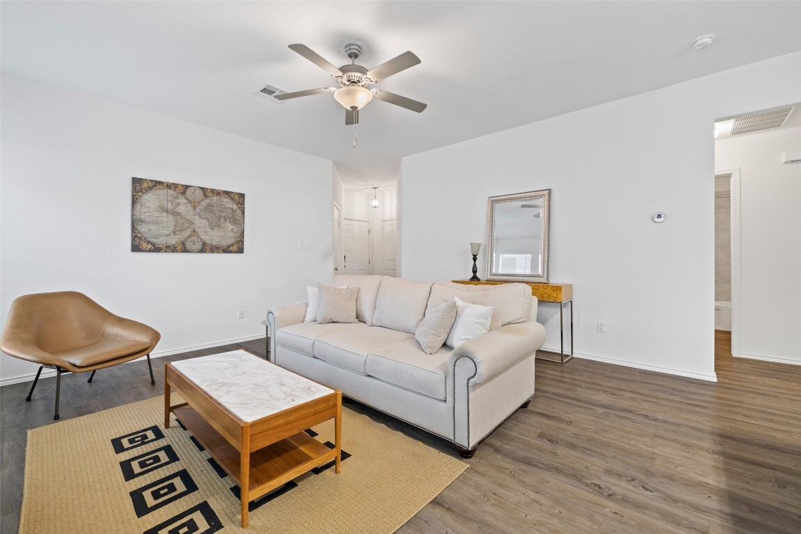 Property Photo: 516 Circle Way TX 76537