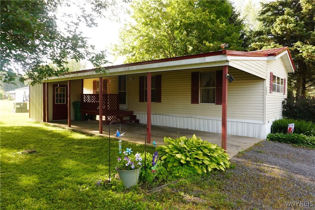 Property Photo:  153 Kody Lane  NY 14042 