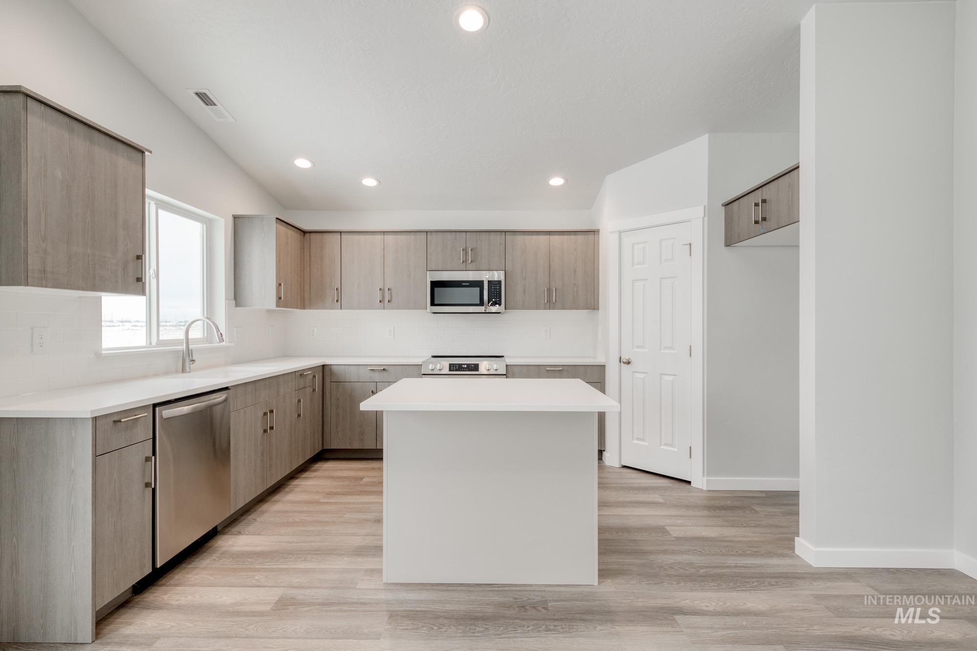 Property Photo: 2384 N Carly Ave ID 83669