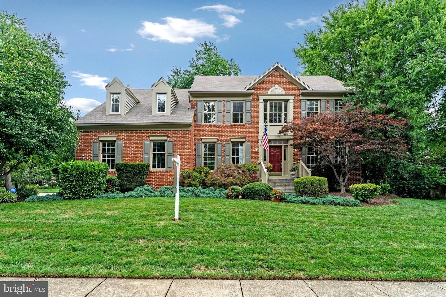 Property Photo: 13560 Northbourne Drive VA 20120