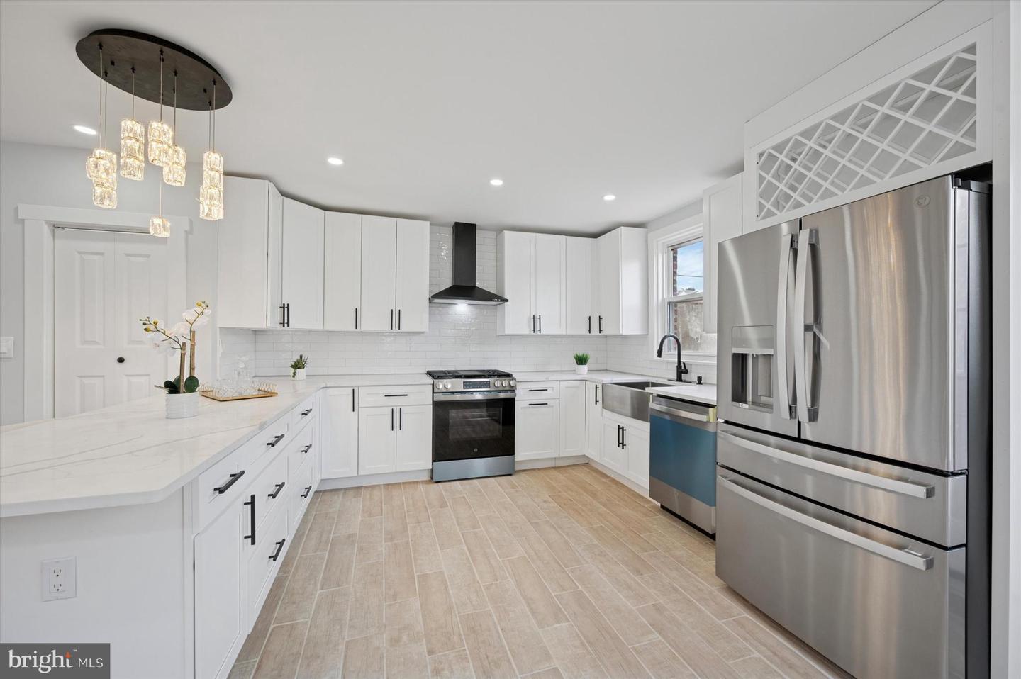 Property Photo: 967 E Vernon Road PA 19150